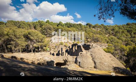 Ruines de l'église mozarabe à Bobastro, construite par Umar ibn Hafsun. Il a été excavé de la roche autour du début du dixième centu Banque D'Images