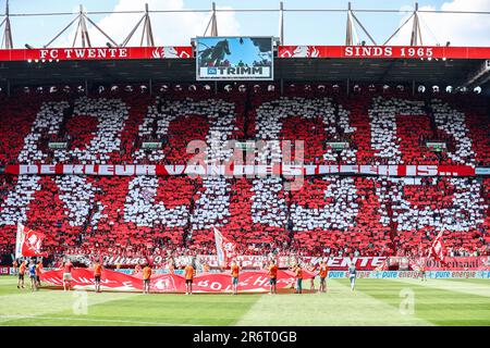 ENSCHEDE - fans du FC Twente lors de la finale européenne de football entre le FC Twente et Sparta Rotterdam au Stadion de Grolsch Veste sur 11 juin 2023 à Enschede, pays-Bas. ANP VINCENT JANNINK Banque D'Images