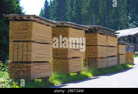 Scierie près de Freudenstadt dans la Forêt Noire, Bade-Wurtemberg, Allemagne Banque D'Images