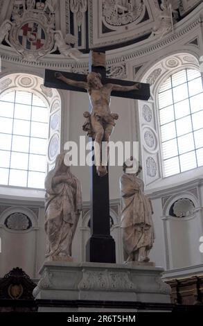 Rhénanie-Palatinat, Trèves, intérieur de l'église, haute cathédrale de l'église Saint-Laurent Pierre à Trèves, Crucifix dans l'église, patrimoine mondial de l'UNESCO Roman Banque D'Images