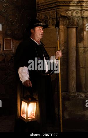 DINKELSBUHL, ALLEMAGNE - 28 AOÛT 2019 : Nachtwachter (veilleur de nuit), à la tête d'une balade à Dinkelsbuhl, dans l'État de Bavière, en Allemagne Banque D'Images