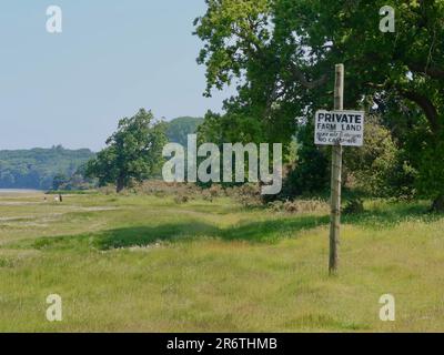 Freston, Ipswich, Suffolk - 11 juin 2023 : avis privé sur les terres agricoles. Continuez jusqu'à l'estran. Pas de camping. Banque D'Images