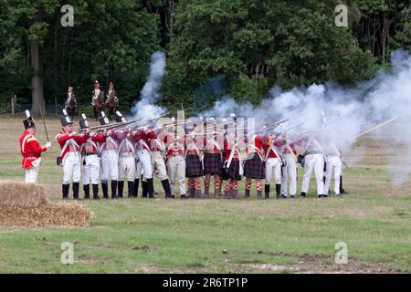 DETLING, KENT/UK - AOÛT 29 : hommes en costume à l'Odyssée militaire à Detling Kent sur 29 août 2010. Hommes non identifiés Banque D'Images