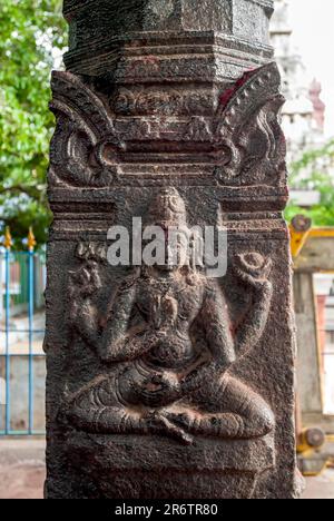 Siva Bas-relief dans un pilier dans le temple de Thyagaraja Swamy à Tiruvottriyur, Chennai, Tamil Nadu, Inde, Asie Banque D'Images