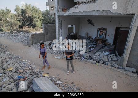 Gaza, Palestine. 11th juin 2023. Les artistes palestiniens du graffiti dépeignent la violence israélienne contre les enfants à Gaza, sur 11 juin 2023. Photo de Ramez Habboub/ABACAPRESS.COM crédit: Abaca Press/Alay Live News Banque D'Images