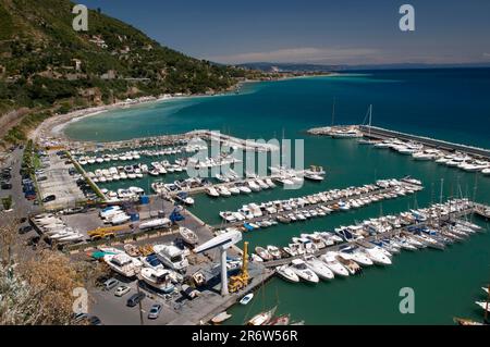 Marina, Alassio, Riviera italienne, Mer Ligurienne, Ligurie, Italie Banque D'Images