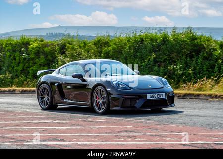 2021 Noir PORSCHE 718 CAYMAN GT4 S-A T 420 PDK Auto Petrol coupé 3995cc, au salon automobile Classic & Performance de Hoghton Towers, Preston, Royaume-Uni Banque D'Images