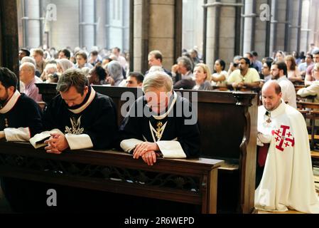 Londres, le 11th juin 2023. La procession annuelle de Corpus Christi a lieu dans le centre de Londres, sur une route commençant à Soho, traitant Regents Street, le long d'Oxford et Bond Street et se terminant près de Selfridges. Banque D'Images