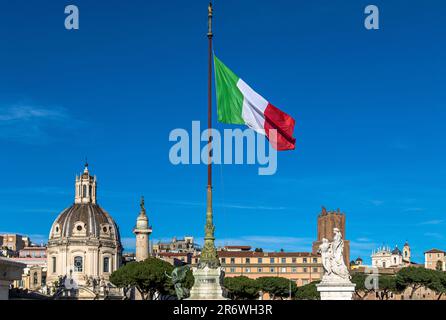 Le drapeau national de l'Italie, Rome, Italie Banque D'Images