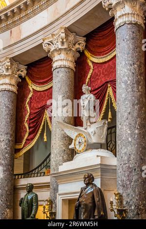 Visite de la collection de la National statuary Hall dans le bâtiment du Capitole des États-Unis, Washington DC, États-Unis Banque D'Images