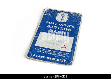 1960s Post Office Savings book, isolé sur fond blanc, Royaume-Uni Banque D'Images