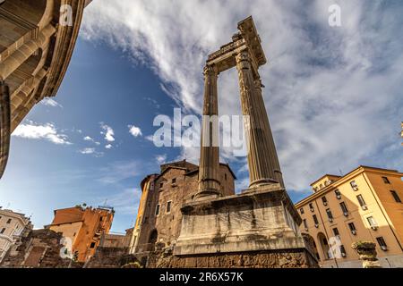 Temples d'Apollon Sosiano et Bellona à côté du Théâtre de Marcellus et du Porticus Octaviae, à Rome, en Italie Banque D'Images