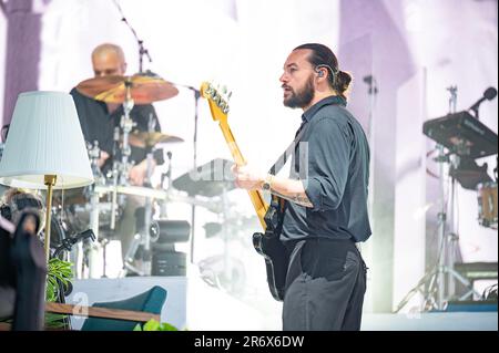 Manchester, Royaume-Uni. 11th juin 2023. Matty Healy, Adam Hann, Ross MacDonald et George Daniel du groupe The 1975 titre Day 2 of Parklife Festival 2023, Credit: Gary Mather/Alay Live News Banque D'Images