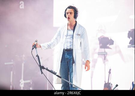 Manchester, Royaume-Uni. 11th juin 2023. Matty Healy, Adam Hann, Ross MacDonald et George Daniel du groupe The 1975 titre Day 2 of Parklife Festival 2023, Credit: Gary Mather/Alay Live News Banque D'Images