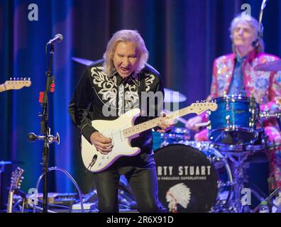 7 juin 2023 - Nashville, Tennessee ; États-Unis - les musiciens JOE WALSH se produisent dans le cadre du Jam nocturne annuel 20th de Marty Stuart qui a eu lieu à l'Auditorium Ryman. Copyright 2023 Jason Moore. (Credit image: © Jason Moore/ZUMA Press Wire) USAGE ÉDITORIAL SEULEMENT! Non destiné À un usage commercial ! Banque D'Images