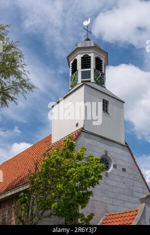 L'église réformée est un bâtiment d'église situé à Dorpsstraat 168 à de Koog sur Texel pays-Bas. Banque D'Images