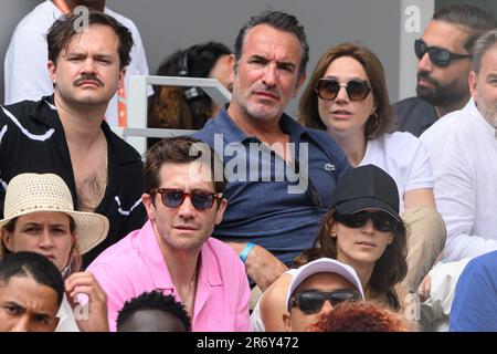 Jake Gyllenhaal et sa petite amie Jeanne Cadieu, Jean Dujardin et Nathalie Pechalat lors de l'Open de France 2021 à Roland Garros sur 11 juin 2023 à Paris, France. Photo de Laurent Zabulon/ABACAPRESS.COM Banque D'Images