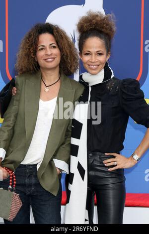 10 juin 2023, Hollywood Nord, CA, Etats-Unis: LOS ANGELES - JUIN 10: Lisa Saum, Sherri Saum à l'Apple+ TV Ted Lasson saison 3 FYC événement au centre des médias Saban sur 10 juin 2023 à Hollywood Nord, CA (image de crédit: © Kay Blake/ZUMA Press Wire) USAGE ÉDITORIAL SEULEMENT! Non destiné À un usage commercial ! Banque D'Images