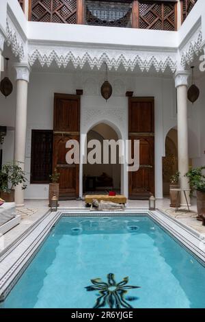 Un intérieur riad traditionnel à Marrakech Banque D'Images