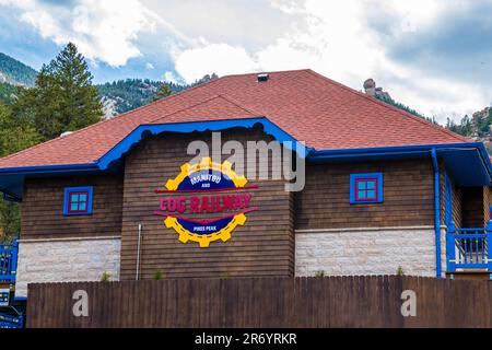 Colorado Springs, Colorado - 06 mai 2022 : le chemin de fer Broadmoor Manitou et Pikes Peak Cog Banque D'Images