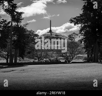 Image monochrome de One Tree Hill et Cornwall Park, Auckland, Nouvelle-Zélande Banque D'Images