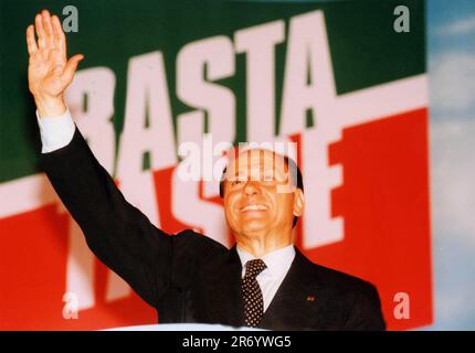 Photo répertoire, Italie. 30th juin 2023. BERLUSCONI SILVIO A FORZA ITALIA, MANIFESTATION CONTRE TAXS (LETIZIA MANTERO, MILAN - 1997-05-03) ps la photo peut être utilisée dans le contexte dans lequel elle a été prise, Et sans l'intention diffamatoire du décorum des personnes représentées (photo répertoire - 2019-01-17, LETIZIA MANTERO) ps la photo peut être utilisée conformément au contexte dans lequel elle a été prise, et sans l'intention diffamatoire du décorum des personnes représentées usage éditorial seulement crédit: Agence photo indépendante/Alamy Live News Banque D'Images