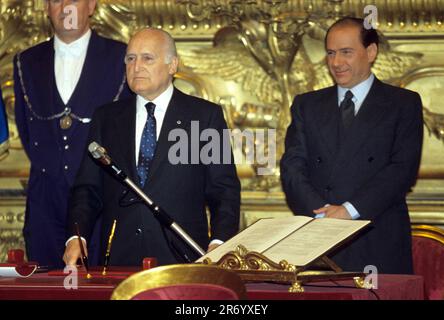 Photo répertoire, Italie. 30th juin 2023. Oscar Luigi Scalfaro est mort - rétrospective. Sur la photo, avec Silvio Berlusconi. (IPA/IPA, - 2012-01-29) ps la photo peut être utilisée conformément au contexte dans lequel elle a été prise, Et sans l'intention diffamatoire du décorum des personnes représentées (photo Repertorio - 2019-01-17, IPA/IPA) ps la photo peut être utilisée conformément au contexte dans lequel elle a été prise, et sans l'intention diffamatoire du décorum des personnes représentées usage éditorial seulement crédit: Agence photo indépendante/Alamy Live News Banque D'Images