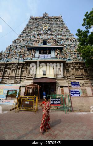 Les gopurams colorés du Temple Meenakshi Amman à Madurai, Tamil Nadu, Inde. Banque D'Images