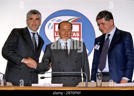 SILVIO BERLUSCONI CON PIERFERDINANDO CASINI E ROCCO BUTTIGLIONE © MASSIMO DI VITA Banque D'Images