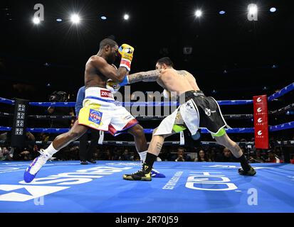 SUNRISE FL - 11 JUIN : Floyd Mayweather contre John Gotti III au stade FLA Live Arena sur 11 juin 2023 à Sunrise, Floride. Crédit : mpi04/MediaPunch Banque D'Images