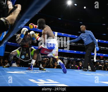 SUNRISE FL - 11 JUIN : Floyd Mayweather contre John Gotti III au stade FLA Live Arena sur 11 juin 2023 à Sunrise, Floride. Crédit : mpi04/MediaPunch Banque D'Images