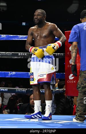 SUNRISE FL - 11 JUIN : Floyd Mayweather contre John Gotti III au stade FLA Live Arena sur 11 juin 2023 à Sunrise, Floride. Crédit : mpi04/MediaPunch Banque D'Images