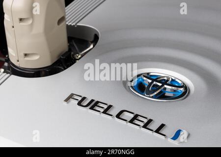 Pologne, Poznan - 17 mai 2023: HAUTE TECHNOLOGIE EXPO Europe module de pile à combustible a hydrogène de Toyota, logo Banque D'Images