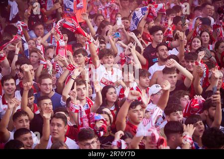 Séville, Espagne. 01st, juin 2023. Les fans de football du Sevilla FC ont fêté avec des joueurs après avoir remporté la septième finale de l'UEFA Europa League. (Crédit photo: Gonzales photo - Jesus Ruiz Medina). Banque D'Images