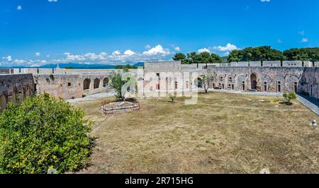 Cour à l'acropole, à la citadelle de Niokastro (nouveau château de Navarino), 16th siècle, à Pylos, presqu'île du Péloponnèse, région du Péloponnèse, Grèce Banque D'Images