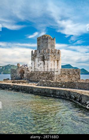 Forteresse Bourtzi, 16th siècle, îlot de la mer Ionienne, près de Porta di San Marco (porte de la mer), château de Methoni, à Methoni, péninsule du Péloponnèse, Grèce Banque D'Images