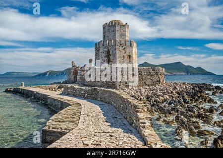 Forteresse Bourtzi, 16th siècle, îlot de la mer Ionienne, près de Porta di San Marco (porte de la mer), château de Methoni, à Methoni, péninsule du Péloponnèse, Grèce Banque D'Images