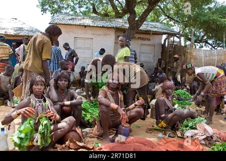 Dimaka marché, Hamer, l'Éthiopie terres Banque D'Images