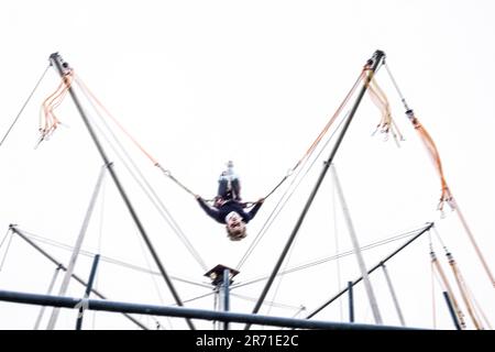 La Suisse, le Canton du Tessin, Lugano, trampoline Banque D'Images