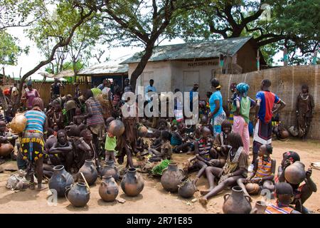 Dimaka marché, Hamer, l'Éthiopie terres Banque D'Images