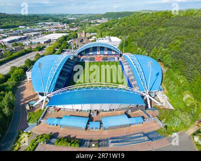 Stade John Smiths utilisé par le club de football de Huddersfield Town et le club de rugby de Huddersfield Giants. Image aérienne. 23rd mai 2023. Banque D'Images