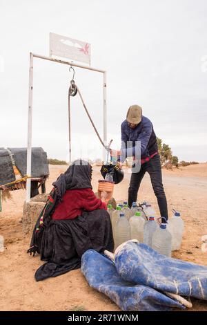 Maroc. Taouz. puits d'eau Banque D'Images