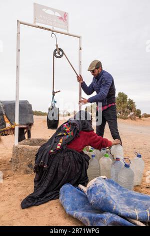 Maroc. Taouz. puits d'eau Banque D'Images