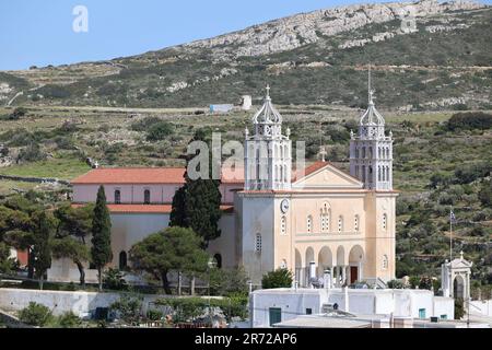 Église d'Agia Triada dans le village de montagne de Lefkes sur Paros, Cyclades, Grèce Banque D'Images