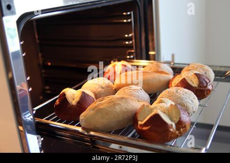 Des petits pains du four le dimanche Banque D'Images