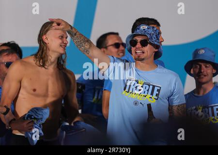 Kalvin Phillips n°4 de Manchester City sur scène lors du défilé de la victoire de Treble à Manchester City sur la place St Peter, Manchester, Royaume-Uni, 12th juin 2023 (photo de Mark Cosgrove/News Images) Banque D'Images