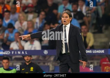 Istanbul, Turquie. 10th juin 2023. Entraîneur en chef de l'Inter Simone Inzaghi gestes lors de la finale de la Ligue des champions de l'UEFA entre le Manchester City FC et le FC Internazionale au stade olympique Atatürk d'Istanbul, Turquie. (Daniela Porcelli/SPP) crédit: SPP Sport presse photo. /Alamy Live News Banque D'Images