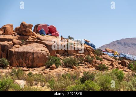 Roches peintes célèbres dans la vallée de Tafraoute, au sud du Maroc Banque D'Images