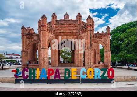 Fontaine monumentale dans le village de Chiapa de Corzo à Chiapas, un des pueblos magicos mexicains Banque D'Images