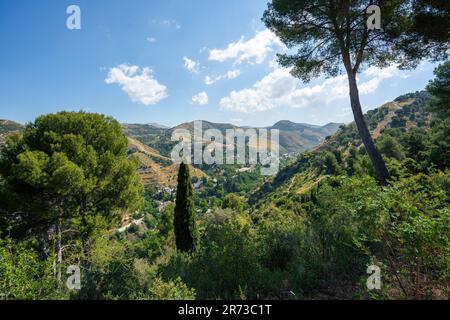 Vue aérienne de Grenade et de l'abbaye de Sacromonte - Grenade, Andalousie, Espagne Banque D'Images